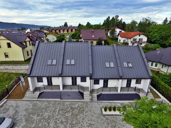 Referenzbild Metalldach Stehfalz Hausdach Ansicht 3