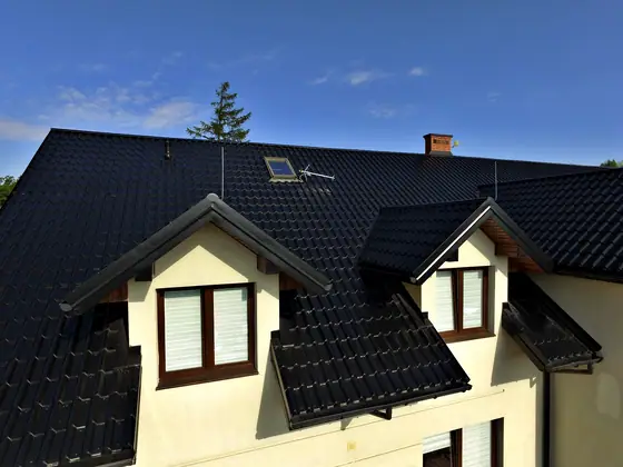 Referenzbild Metalldach Stehfalz Hausdach Ansicht 13