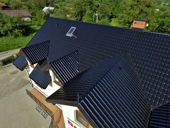 Referenzbild Metalldach Stehfalz Hausdach Ansicht 17