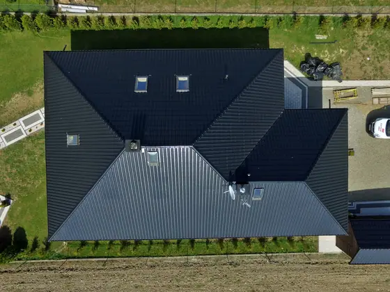 Referenzbild Metalldach Stehfalz Hausdach Ansicht 36