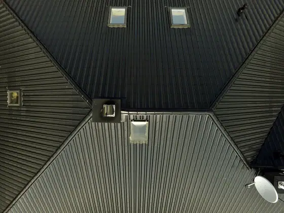 Referenzbild Metalldach Stehfalz Hausdach Ansicht 38