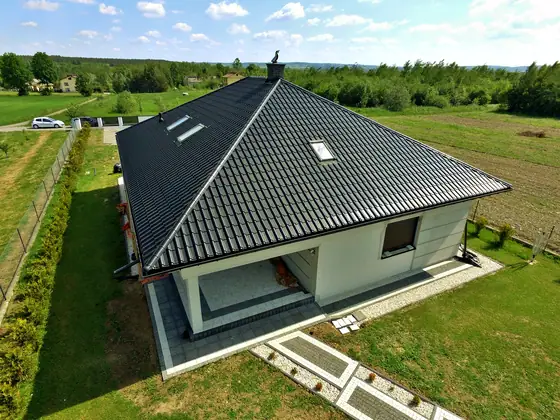 Referenzbild Metalldach Stehfalz Hausdach Ansicht 45